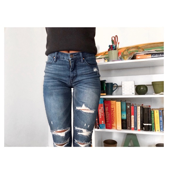 High Waisted Distressed Jeans - Picture 2 of 6